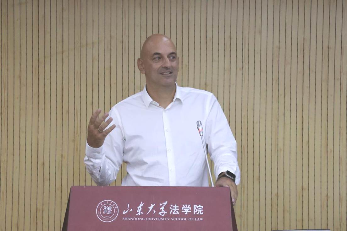 尼古拉斯照片